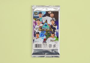 トレーディングカードのパッケージデザイン